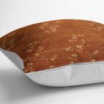 - K11048-Gorsel-3 - Realhomes RealHomes Kiremit Zeminde Altın Motifli Kuru Çiçek Desenli Dijital Baskılı Yastık Kırlent Kılıfı Realhomes