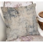 - K11049-Gorsel-1 - Realhomes RealHomes Renkli Zeminde Modern Motifli Halı Desenli Dijital Baskılı Yastık Kırlent Kılıfı Realhomes