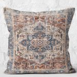 - K11065-Gorsel-2 - Realhomes RealHomes Renkli Zeminde Soyut Motifli Kilim Desenli Dijital Baskılı Yastık Kırlent Kılıfı Realhomes