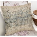 - K11067-Gorsel-1 - Realhomes RealHomes Krem Zeminde Eskitme Motifli Geometrik Desenli Dijital Baskılı Yastık Kırlent Kılıfı Realhomes