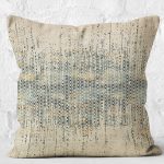 - K11067-Gorsel-2 - Realhomes RealHomes Krem Zeminde Eskitme Motifli Geometrik Desenli Dijital Baskılı Yastık Kırlent Kılıfı Realhomes