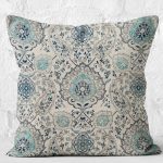 - K11073-Gorsel-2 - Realhomes RealHomes Bej - Mavi Zeminde Artdeco Motifli Geleneksel Desenli Dijital Baskılı Yastık Kırlent Kılıfı Realhomes