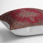 - K11082-Gorsel-3 - Realhomes RealHomes Kırmızı Zeminde Antik Motifli Pers Desenli Dijital Baskılı Yastık Kırlent Kılıfı Realhomes