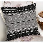 - K11103-Gorsel-1 - Realhomes RealHomes Siyah Beyaz Zeminde Etnik Motifli Geleneksel Desenli Dijital Baskılı Yastık Kırlent Kılıfı Realhomes