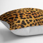 RealHomes Kahverengi Zeminde Leopar Motifli Post Desenli Dijital Baskılı Yastık Kırlent Kılıfı Realhomes