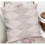 - K11117-Gorsel-1 - Realhomes RealHomes Krem Zeminde Geometrik Motifli Tribal Desenli Dijital Baskılı Yastık Kırlent Kılıfı Realhomes