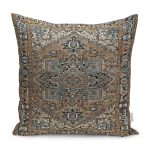 - K11118-Gorsel - Realhomes RealHomes Kahverengi Zeminde Geleneksel Motifli Uşak Desenli Dijital Baskılı Yastık Kırlent Kılıfı Realhomes