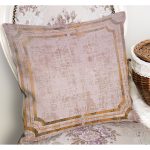 RealHomes Pembe - Gold Çerçeveli Motifli Eskitme Desenli Dijital Baskılı Yastık Kırlent Kılıfı Realhomes