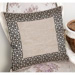 - K11127-Gorsel-1 - Realhomes RealHomes Bej Zeminde Çerçeveli Geleneksel Desenli Dijital Baskılı Yastık Kırlent Kılıfı Realhomes