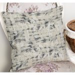 - K11140-Gorsel-1 - Realhomes RealHomes Gri Zeminde Eskitme Motifli Retro Desenli Dijital Baskılı Yastık Kırlent Kılıfı Realhomes