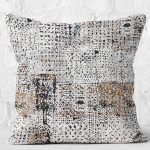 - K11158-Gorsel-2 - Realhomes RealHomes Siyah - Beyaz Zeminde Guaj Boya Motifli Modern Sanat Desenli Dijital Baskılı Yastık Kırlent Kılıfı Realhomes