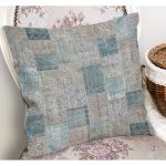 - K11161-Gorsel-1 - Realhomes RealHomes Krem - Mavi Zeminde Patchwork Motifli Geleneksel Desenli Dijital Baskılı Yastık Kırlent Kılıfı Realhomes