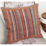 - K11163-Gorsel-1 - Realhomes RealHomes Kırmızı - Turuncu Zeminde Uşak Motifli Geleneksel Desenli Dijital Baskılı Yastık Kırlent Kılıfı Realhomes