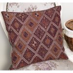 RealHomes Kahverengi Zeminde Kilim Motifli Anadolu Desenli Dijital Baskılı Yastık Kırlent Kılıfı Realhomes