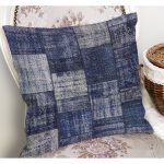 - K11167-Gorsel-1 - Realhomes RealHomes Mavi Zeminde Patchwork Motifli Retro Desenli Dijital Baskılı Yastık Kırlent Kılıfı Realhomes