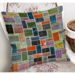 - K11168-Gorsel-1 - Realhomes RealHomes Kırkyama Patchwork Motifli Geleneksel Desenli Dijital Baskılı Yastık Kırlent Kılıfı Realhomes