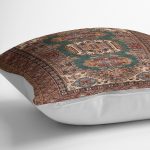 RealHomes Kahverengi Zeminde Pers Motifli Kilim Desenli Dijital Baskılı Yastık Kırlent Kılıfı Realhomes