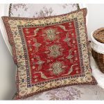 - K11176-Gorsel-1 - Realhomes RealHomes Kırmızı Zeminde Anadolu Motifli Hereke Desenli Dijital Baskılı Yastık Kırlent Kılıfı Realhomes