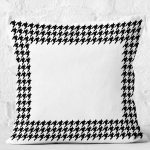 - K11187-Gorsel-2 - Realhomes RealHomes Siyah - Beyaz Zeminde Kazayağı Motifli Klasik Desenli Dijital Baskılı Yastık Kırlent Kılıfı Realhomes