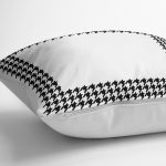 - K11187-Gorsel-3 - Realhomes RealHomes Siyah - Beyaz Zeminde Kazayağı Motifli Klasik Desenli Dijital Baskılı Yastık Kırlent Kılıfı Realhomes