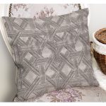 - K11191-Gorsel-1 - Realhomes RealHomes Bej Zeminde Geometrik Motifli Dokuma Desenli Dijital Baskılı Yastık Kırlent Kılıfı Realhomes