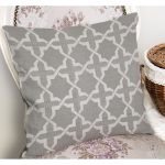 - K11194-Gorsel-1 - Realhomes RealHomes Gri Zeminde Geometrik Motifli Mozaik Desenli Dijital Baskılı Yastık Kırlent Kılıfı Realhomes