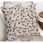 - K11196-Gorsel-1 - Realhomes RealHomes Krem - Kahverengi Zeminde Patchwork Motifli Geleneksel Desenli Dijital Baskılı Yastık Kırlent Kılıfı Realhomes