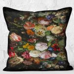 - K11200-Gorsel-2 - Realhomes RealHomes Siyah Zeminde Çiçek Motifli Yapraklar Desenli Dijital Baskılı Yastık Kırlent Kılıfı Realhomes