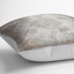 - K11206-Gorsel-3 - Realhomes RealHomes Bej Zeminde Dokuma Halı Motifli Uşak Desenli Dijital Baskılı Yastık Kırlent Kılıfı Realhomes