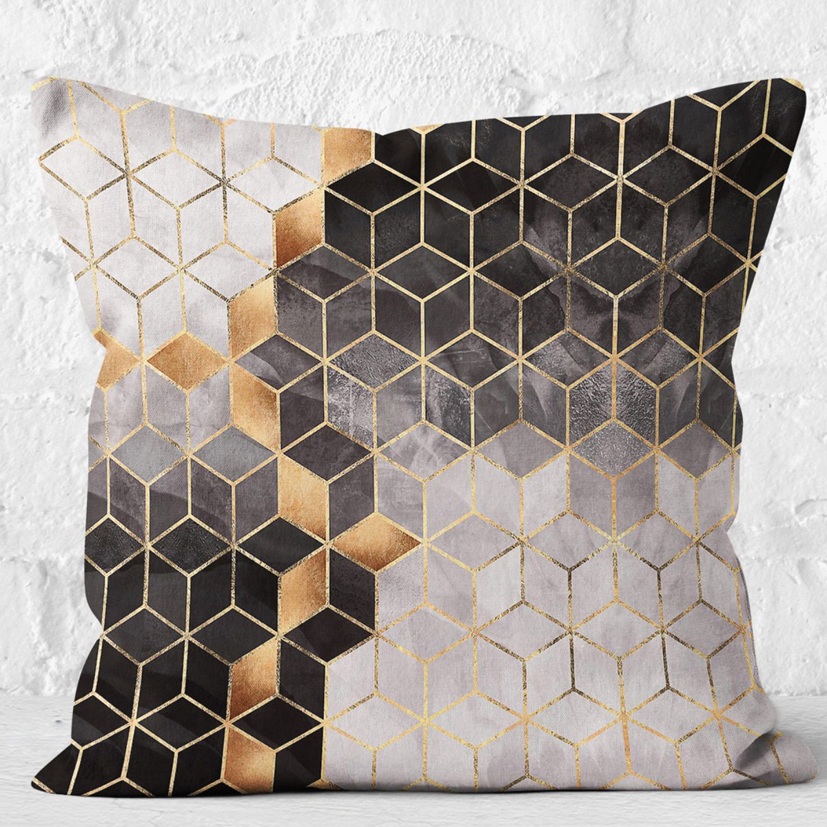 RealHomes Siyah - Gold Zeminde Geometrik Motifli Mozaik Desenli Dijital Baskılı Yastık Kırlent Kılıfı Realhomes