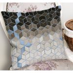 - K11210-Gorsel-1 - Realhomes RealHomes Siyah - Mavi Zeminde Geometrik Motifli Mozaik Desenli Dijital Baskılı Yastık Kırlent Kılıfı Realhomes
