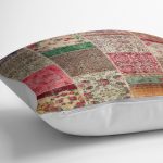 - K11211-Gorsel-3 - Realhomes RealHomes Kırmızı - Krem Zeminde Patchwork Motifli Geleneksel Desenli Dijital Baskılı Yastık Kırlent Kılıfı Realhomes