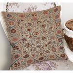 - K11214-Gorsel-1 - Realhomes RealHomes Krem Zeminde Hereke Motifli Kilim Desenli Dijital Baskılı Yastık Kırlent Kılıfı Realhomes