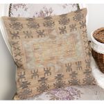 - K11216-Gorsel-1 - Realhomes RealHomes Krem Zeminde Tribal Motifli Antik Desenli Dijital Baskılı Yastık Kırlent Kılıfı Realhomes