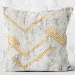 - K11224-Gorsel-2 - Realhomes RealHomes Gold - Gri Zeminde Eskitme Motifli Geometrik Desenli Dijital Baskılı Yastık Kırlent Kılıfı Realhomes