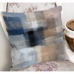 - K11233-Gorsel-1 - Realhomes RealHomes Lacivert Zeminde Yağlı Boya Motifli Modern Sanat Desenli Dijital Baskılı Yastık Kırlent Kılıfı Realhomes