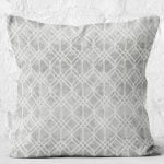 - K11242-Gorsel-2 - Realhomes RealHomes Gri Zeminde Geometrik Motifli Eskitme Desenli Dijital Baskılı Yastık Kırlent Kılıfı Realhomes