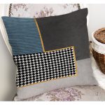 - K11248-Gorsel-1 - Realhomes RealHomes Gri Zeminde Geometrik Motifli Kazayağı Desenli Dijital Baskılı Yastık Kırlent Kılıfı Realhomes