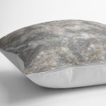 - K11263-Gorsel-3 - Realhomes RealHomes Siyah - Beyaz Zeminde Geometrik Motifli Eskitme Desenli Dijital Baskılı Yastık Kırlent Kılıfı Realhomes