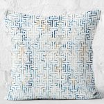 - K11275-Gorsel-2 - Realhomes RealHomes Mavi Zeminde Geometrik Motifli Eskitme Desenli Dijital Baskılı Yastık Kırlent Kılıfı Realhomes