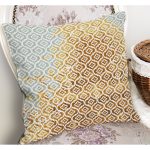 - K11279-Gorsel-1 - Realhomes RealHomes Altın Zeminde Geometrik Motifli Modern Sanat Desenli Dijital Baskılı Yastık Kırlent Kılıfı Realhomes
