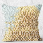 - K11279-Gorsel-2 - Realhomes RealHomes Altın Zeminde Geometrik Motifli Modern Sanat Desenli Dijital Baskılı Yastık Kırlent Kılıfı Realhomes
