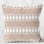 - K11282-Gorsel-2 - Realhomes RealHomes Beyaz Zeminde Etnik Motifli Kilim Desenli Dijital Baskılı Yastık Kırlent Kılıfı Realhomes