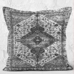 RealHomes Gri Zeminde Etnik Motifli Antik Desenli Dijital Baskılı Yastık Kırlent Kılıfı Realhomes