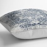 - K11312-Gorsel-3 - Realhomes RealHomes Mavi Zeminde Eskitme Motifli Göbekli Halı Desenli Dijital Baskılı Yastık Kırlent Kılıfı Realhomes