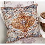 - K11313-Gorsel-1 - Realhomes RealHomes Kırmızı Zeminde Kilim Motifli İran Desenli Dijital Baskılı Yastık Kırlent Kılıfı Realhomes