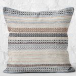 - K11336-Gorsel-2 - Realhomes RealHomes Krem - Siyah Zeminde Örgü Motifli Eskitme Desenli Dijital Baskılı Yastık Kırlent Kılıfı Realhomes