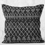 - K11352-Gorsel-2 - Realhomes  RealHomes Siyah Zeminde Etnik Motifli Otantik Desenli Dijital Baskılı Yastık Kırlent Kılıfı Realhomes