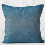 - K11361-Gorsel-2 - Realhomes RealHomes Mavi Zeminde Dokuma Halı Motifli Eskitme Desenli Dijital Baskılı Yastık Kırlent Kılıfı Realhomes