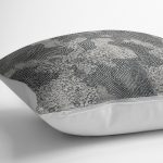 - K11373-Gorsel-3 - Realhomes  RealHomes Gri Zeminde Eskitme Motifli Geometrik Desenli Dijital Baskılı Yastık Kırlent Kılıfı Realhomes